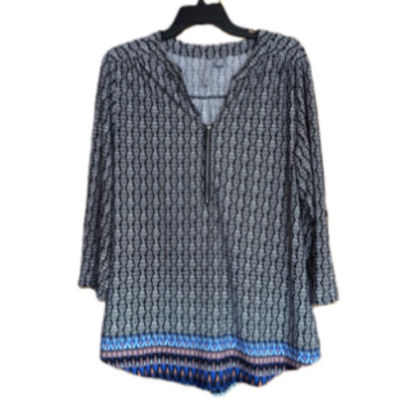 By Design Pattern V-neck 3/4 Sleeves Geometric Pattern Tunic Blouse - Picture 1 of 3